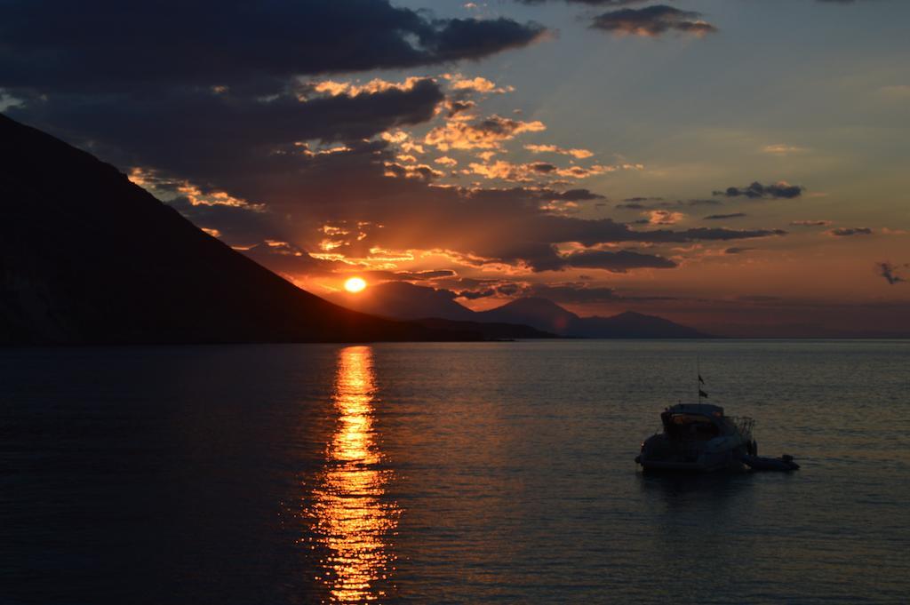 Hotel Porto Loutro On The Beach Εξωτερικό φωτογραφία
